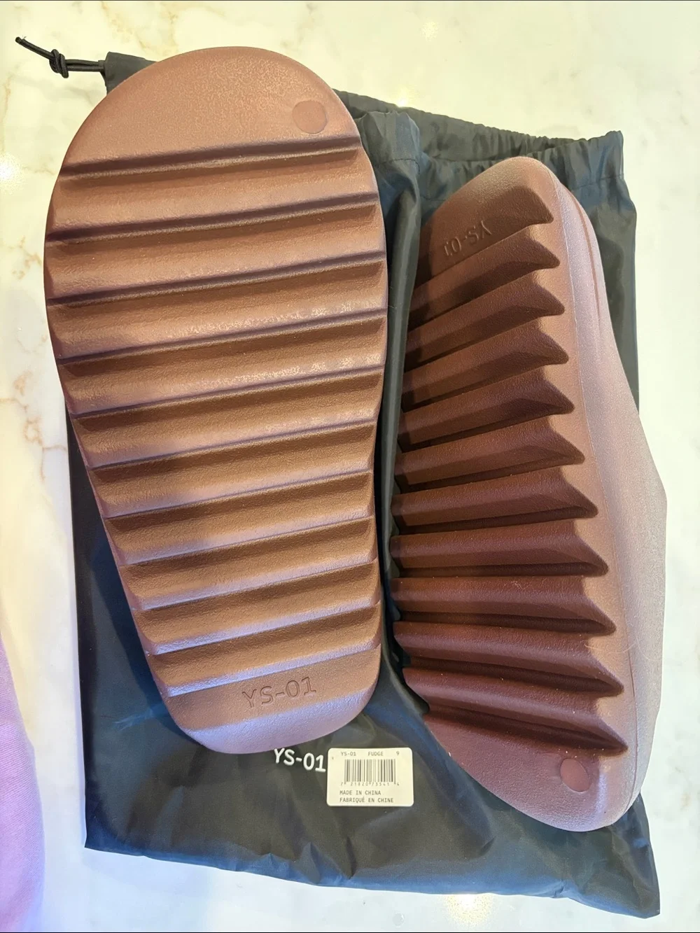 Brown Yeezy Slides - Picture 4 of 4